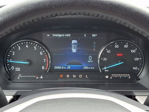 Used 2023 Ford Explorer XLT AWD/4WD image 18