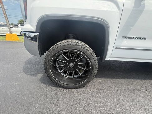 Used 2018 GMC Sierra 1500 SLT w/ SLT Premium Package AWD/4WD image 10