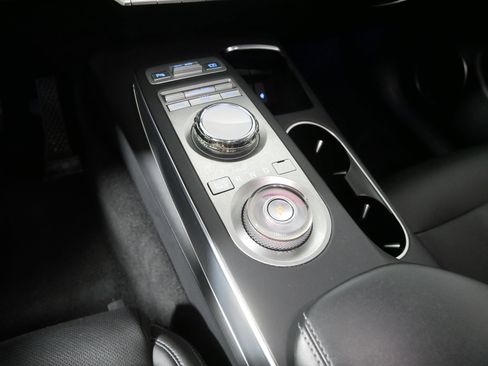 Certified 2022 Genesis GV70 2.5T w/ Select Package image 24