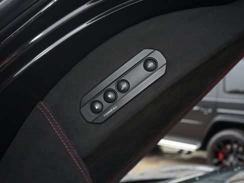 Used 2015 McLaren 650S Spider image 21