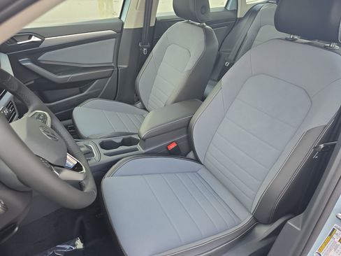 New 2025 Volkswagen Jetta SE image 15