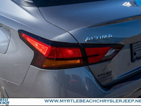 Used 2022 Nissan Altima 2.0 SR image 11
