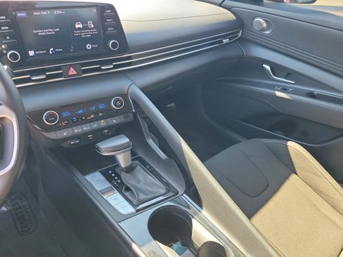 Used 2022 Hyundai Elantra SEL w/ Convenience Package image 30