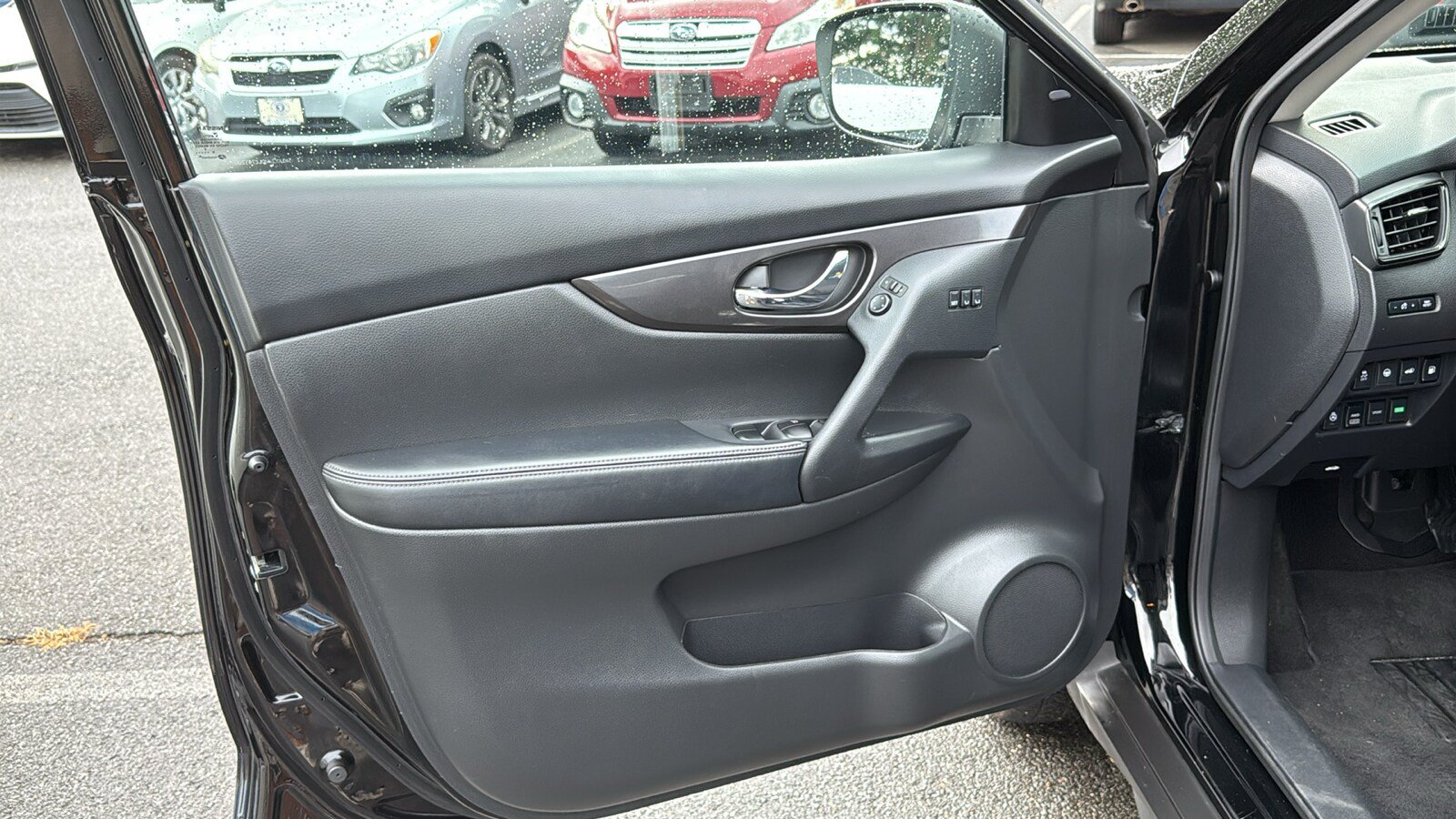 Used 2020 Nissan Rogue SV w/ Sun & Sound Touring Package AWD/4WD image 11