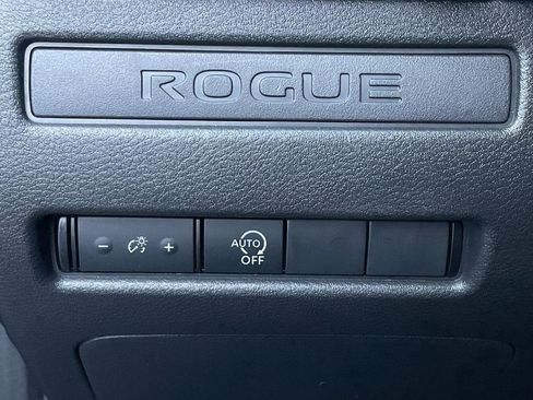 Used 2023 Nissan Rogue S image 25