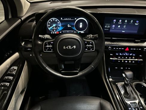 Certified 2022 Kia Carnival SX Prestige image 18