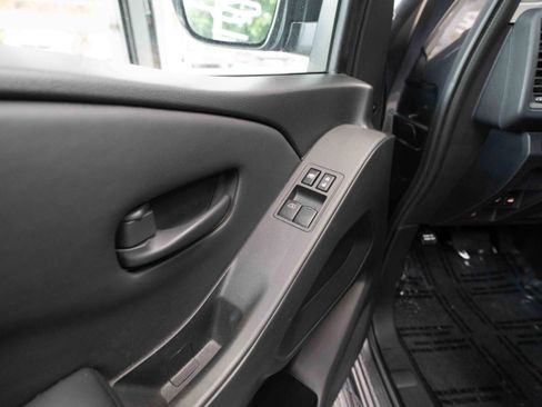 Used 2022 Nissan Frontier S AWD/4WD image 7