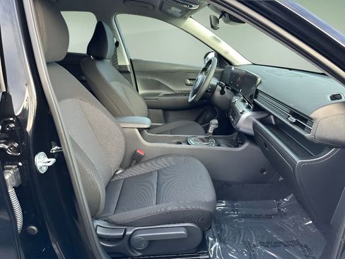 Used 2025 Hyundai Kona SEL image 21