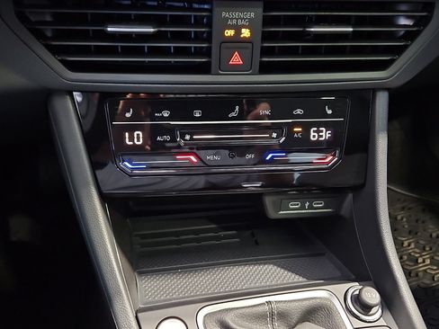 New 2026 Volkswagen Jetta SE FWD image 16