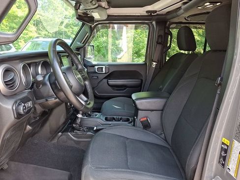 Used 2021 Jeep Gladiator Sport AWD/4WD image 14