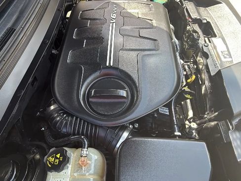 Used 2017 Jeep Cherokee Overland w/ Technology Group FWD image 40