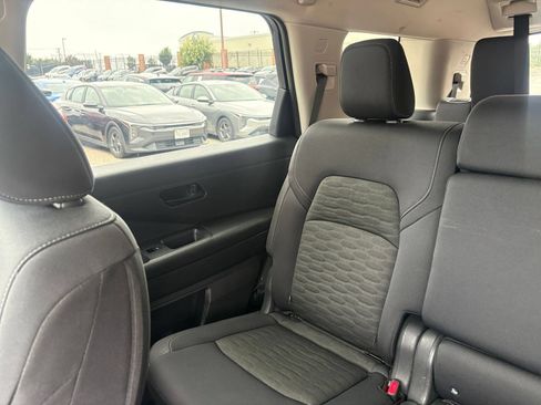 Used 2025 Nissan Pathfinder SV AWD/4WD image 36
