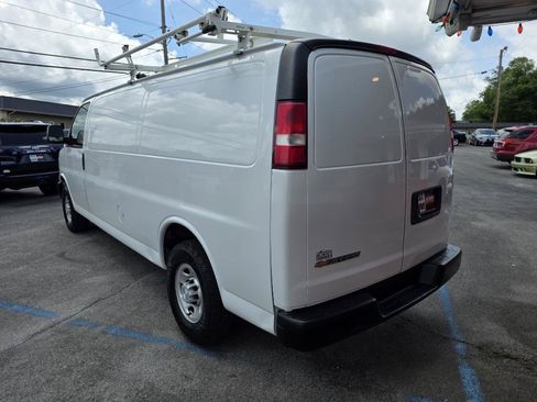 Used 2019 Chevrolet Express 2500 Extended w/ Driver Convenience Package RWD image 7