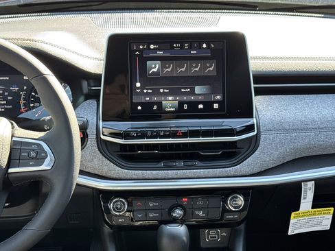 New 2026 Jeep Compass Latitude image 16