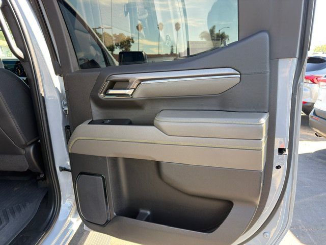 Used 2024 Chevrolet Silverado 1500 ZR2 AWD/4WD image 13