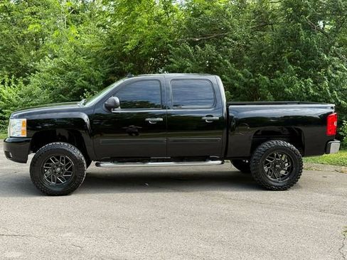 Used 2011 Chevrolet Silverado 1500 LT w/ All-Star Edition AWD/4WD image 4