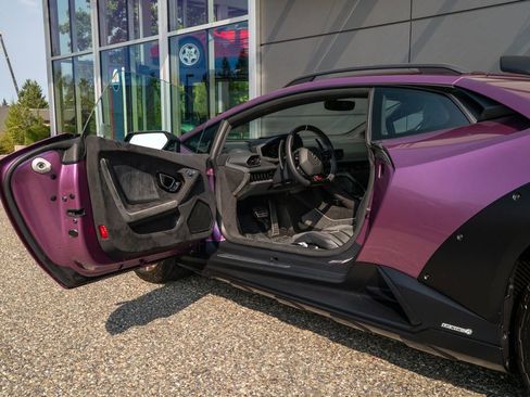 Used 2024 Lamborghini Huracan Sterrato image 24