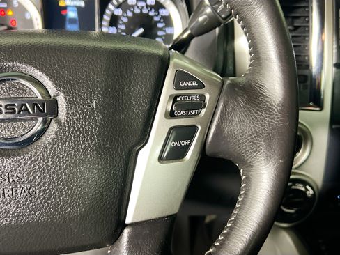 Used 2018 Nissan Titan PRO-4X w/ Pro-4x Convenience Package image 19
