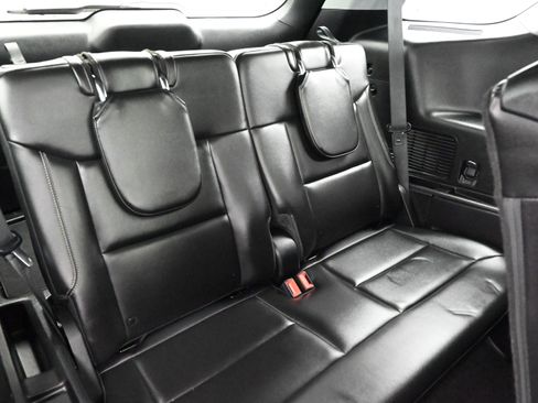 Used 2021 Ford Explorer XLT w/ Equipment Group 202A image 26