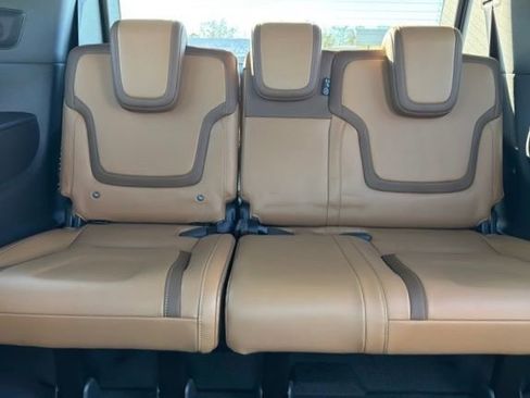 New 2026 Nissan Armada SL w/ Captain's Chari Seat Package image 15