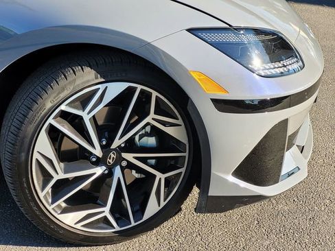 Certified 2025 Hyundai Ioniq 6 SEL image 9