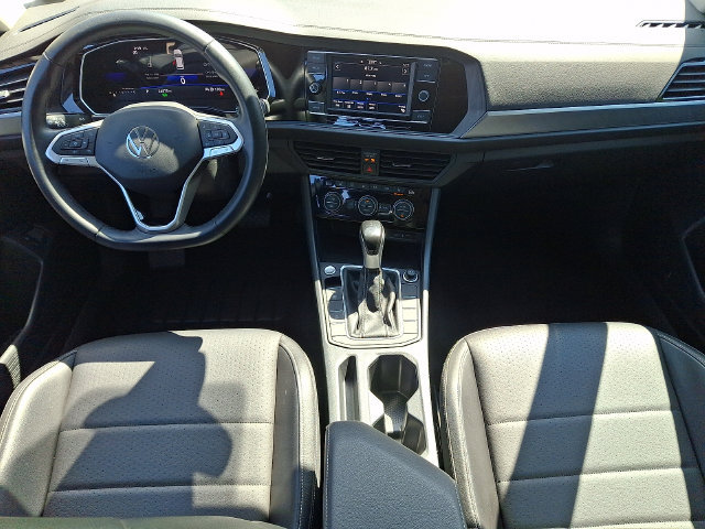 Used 2023 Volkswagen Jetta SE w/ Panoramic Sunroof Package FWD image 15