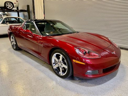 Used 2007 Chevrolet Corvette Coupe w/ Preferred Equipment Group RWD image 5