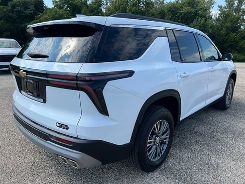 Used 2026 Chevrolet Traverse LT w/ Driver Confidence Package FWD image 5