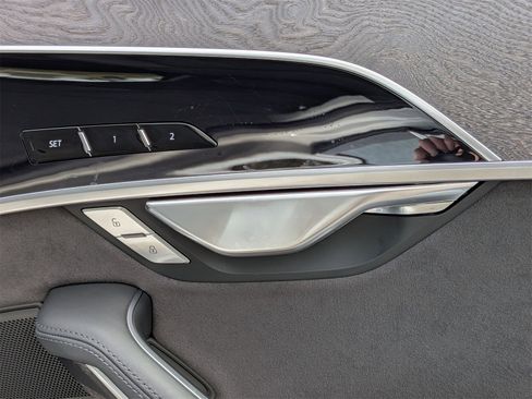 Used 2023 Audi A8 L 3.0T image 38