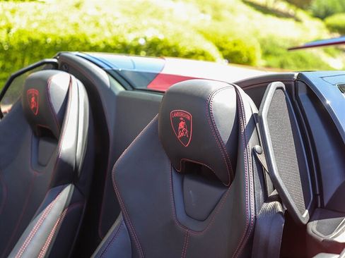 Used 2017 Lamborghini Huracan LP 580-2 image 3