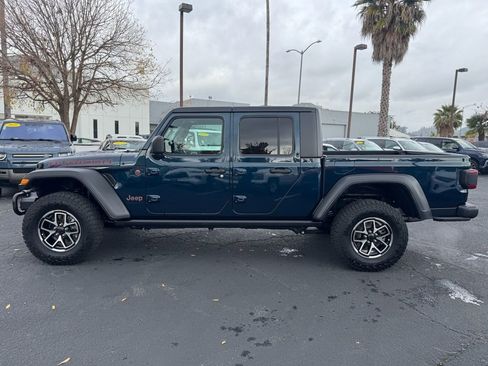 Used 2025 Jeep Gladiator Rubicon w/ Technology Group image 5