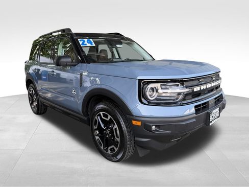 Used 2024 Ford Bronco Sport Outer Banks w/ Tech Package AWD/4WD image 3