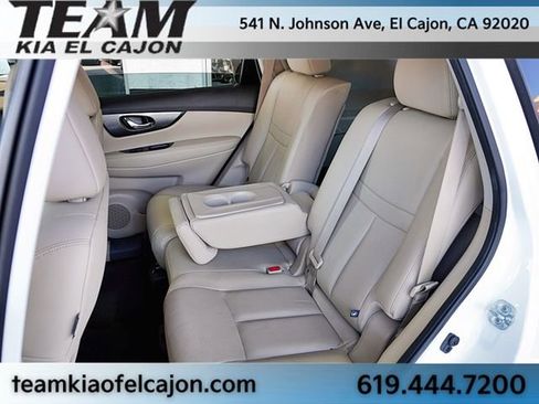Used 2016 Nissan Rogue SL image 17