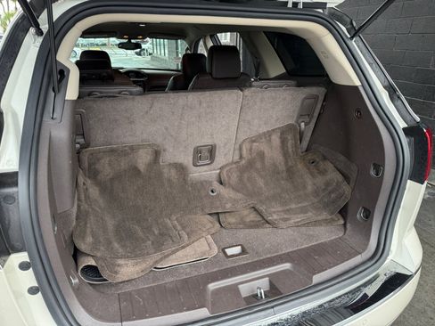 Used 2013 Buick Enclave Premium image 21