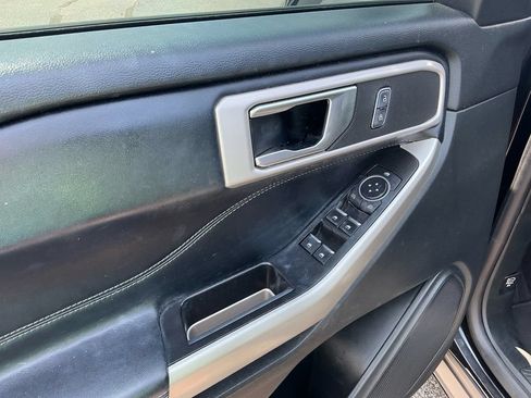 Used 2021 Ford Explorer XLT RWD image 16