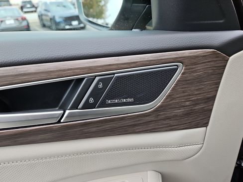 New 2026 Volkswagen Atlas SEL Premium R-Line image 17