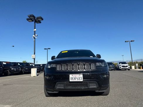 Used 2019 Jeep Grand Cherokee Altitude RWD image 2