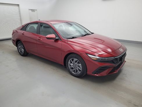 Used 2024 Hyundai Elantra SEL FWD image 11