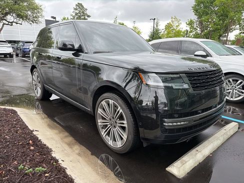 Used 2025 Land Rover Range Rover SE AWD/4WD image 2