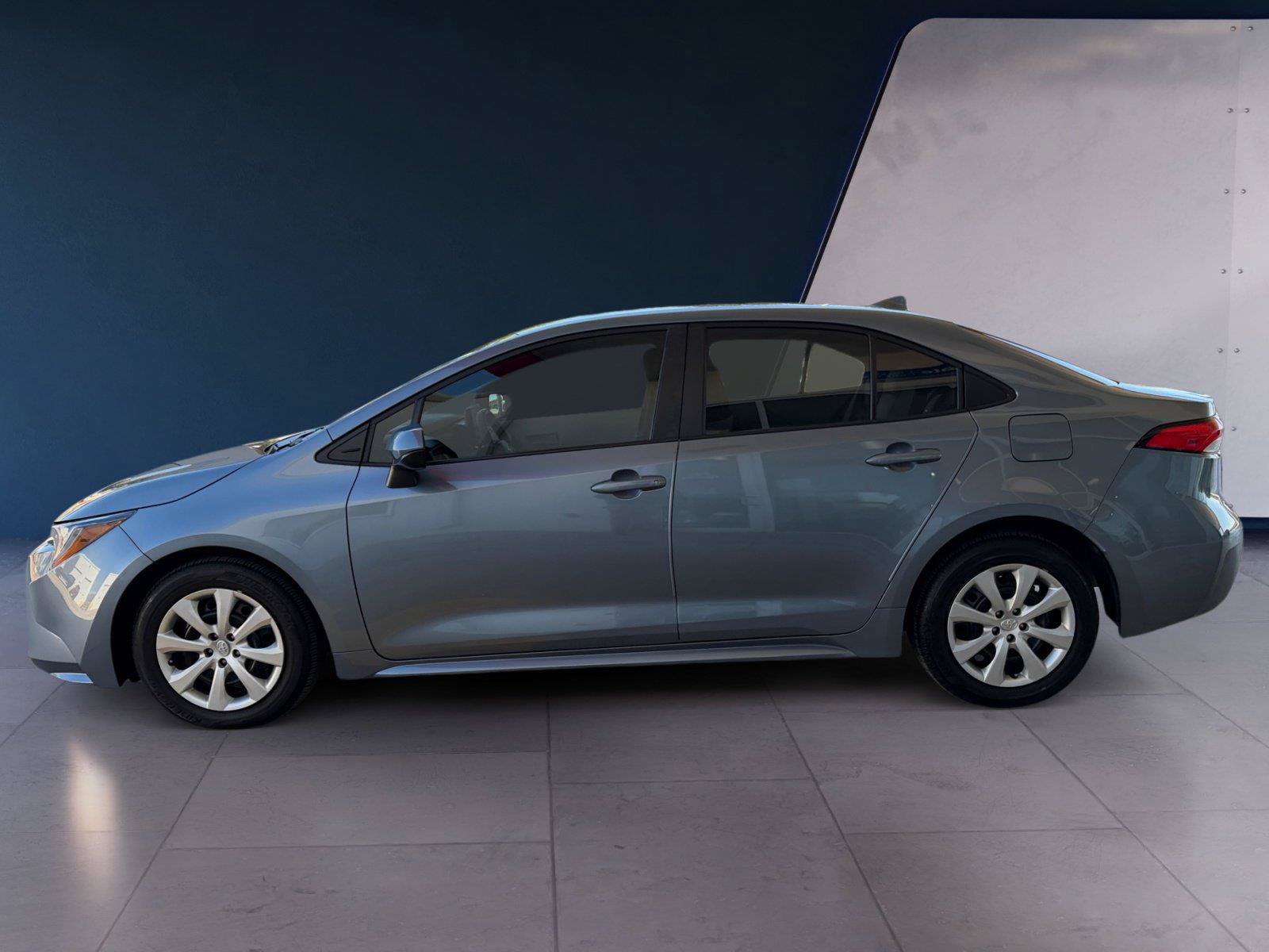 Used 2025 Toyota Corolla LE FWD image 2