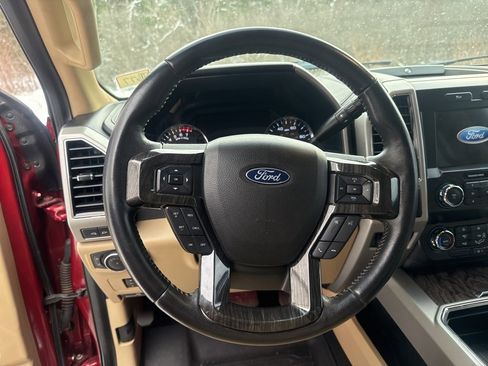 Used 2019 Ford F250 Lariat w/ Chrome Package image 16