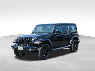 Used 2021 Jeep Wrangler Unlimited Sahara AWD/4WD video 3