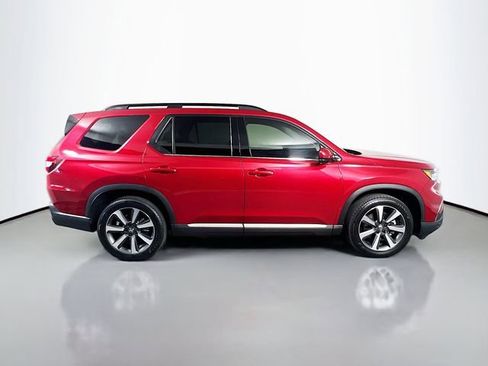 Used 2025 Honda Pilot Elite image 9