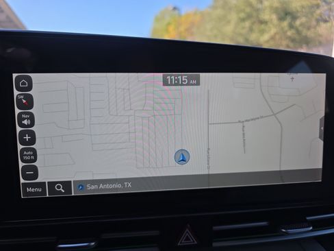 Used 2025 Hyundai Elantra Limited image 13