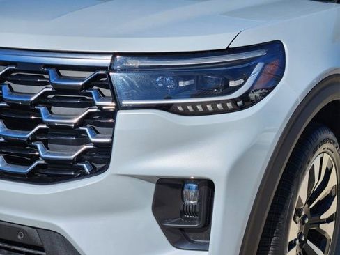 Used 2025 Ford Explorer Platinum w/ LUX Leather Package image 15