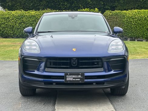 Certified 2024 Porsche Macan AWD/4WD image 11
