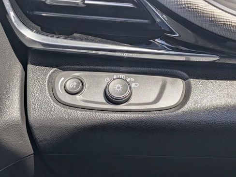 Used 2025 Buick Envista Avenir FWD image 20