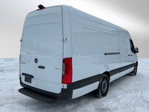 Used 2023 Mercedes-Benz Sprinter 2500 image 3