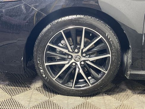 Used 2023 Toyota Camry SE FWD image 13