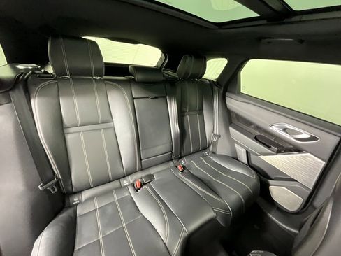 Used 2019 Land Rover Range Rover Velar R-Dynamic SE image 23